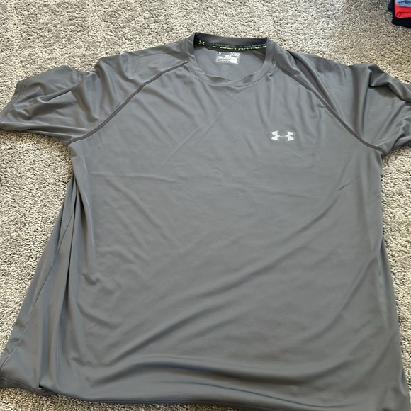 5 Under Armour Drifit Heat Gear assorted tshirts and one waffle knit - Picture 3 of 11
